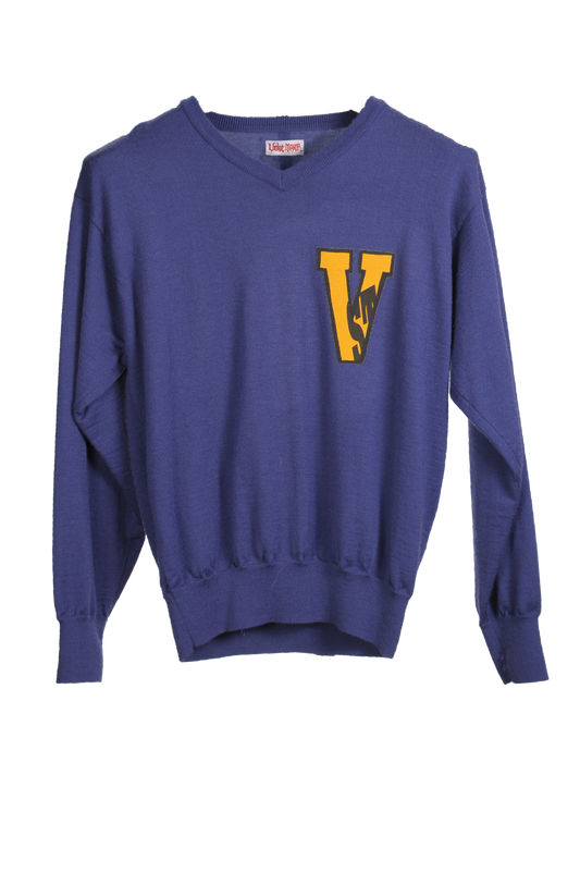 Letter Sweater "V" dark purple and gold